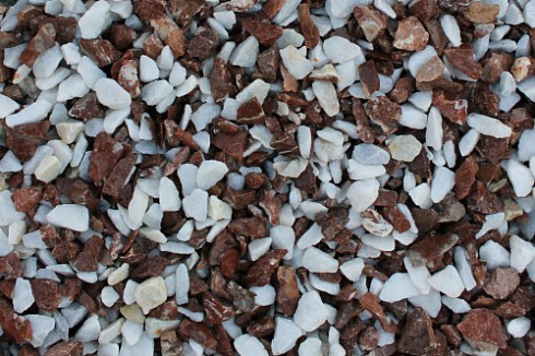 Kamenclub.ru: Мраморная крошка (щебень крошка микс : белый-черный-розовый) фр. 3-5 мм.  купить в Кемерово мрамор белый, черный, розовый, разноцветный мраморная каменная крошка декорвтивная 12000 руб/т   фото КАМЕНЬ КЛУБ